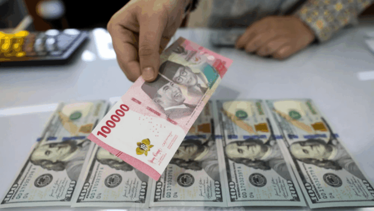 Rupiah Dibuka Melemah
