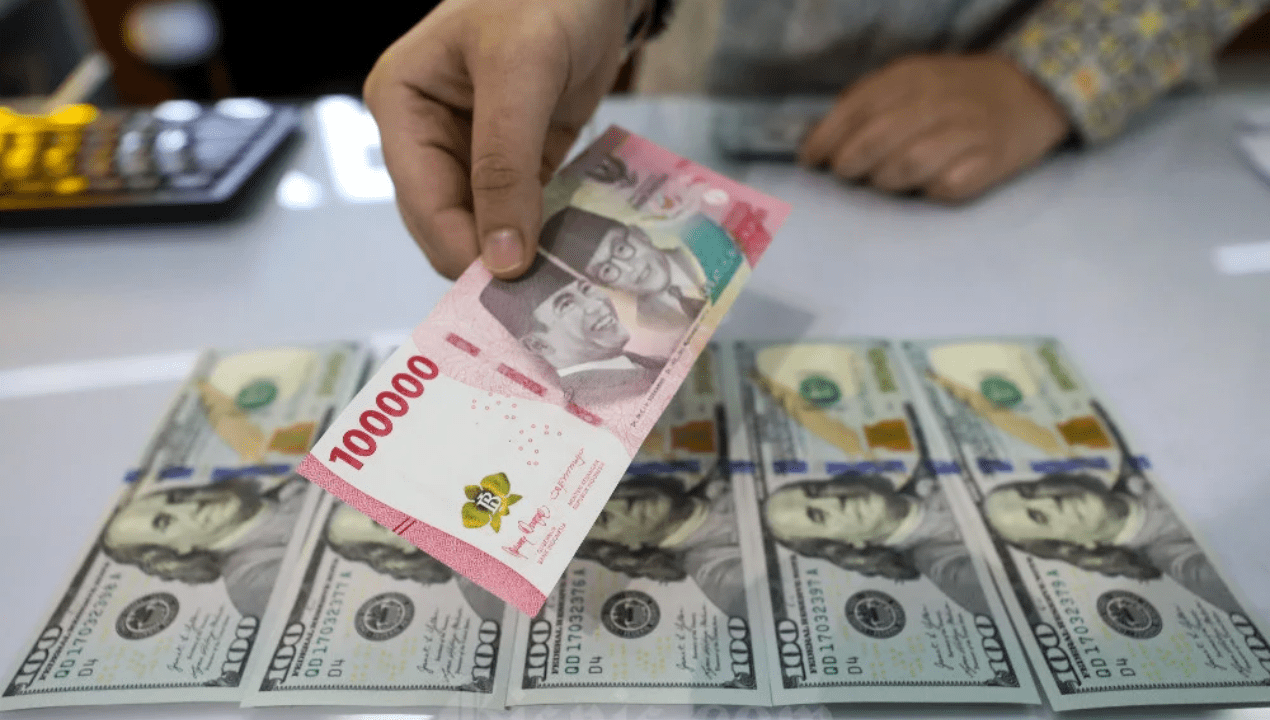 Rupiah Dibuka Melemah